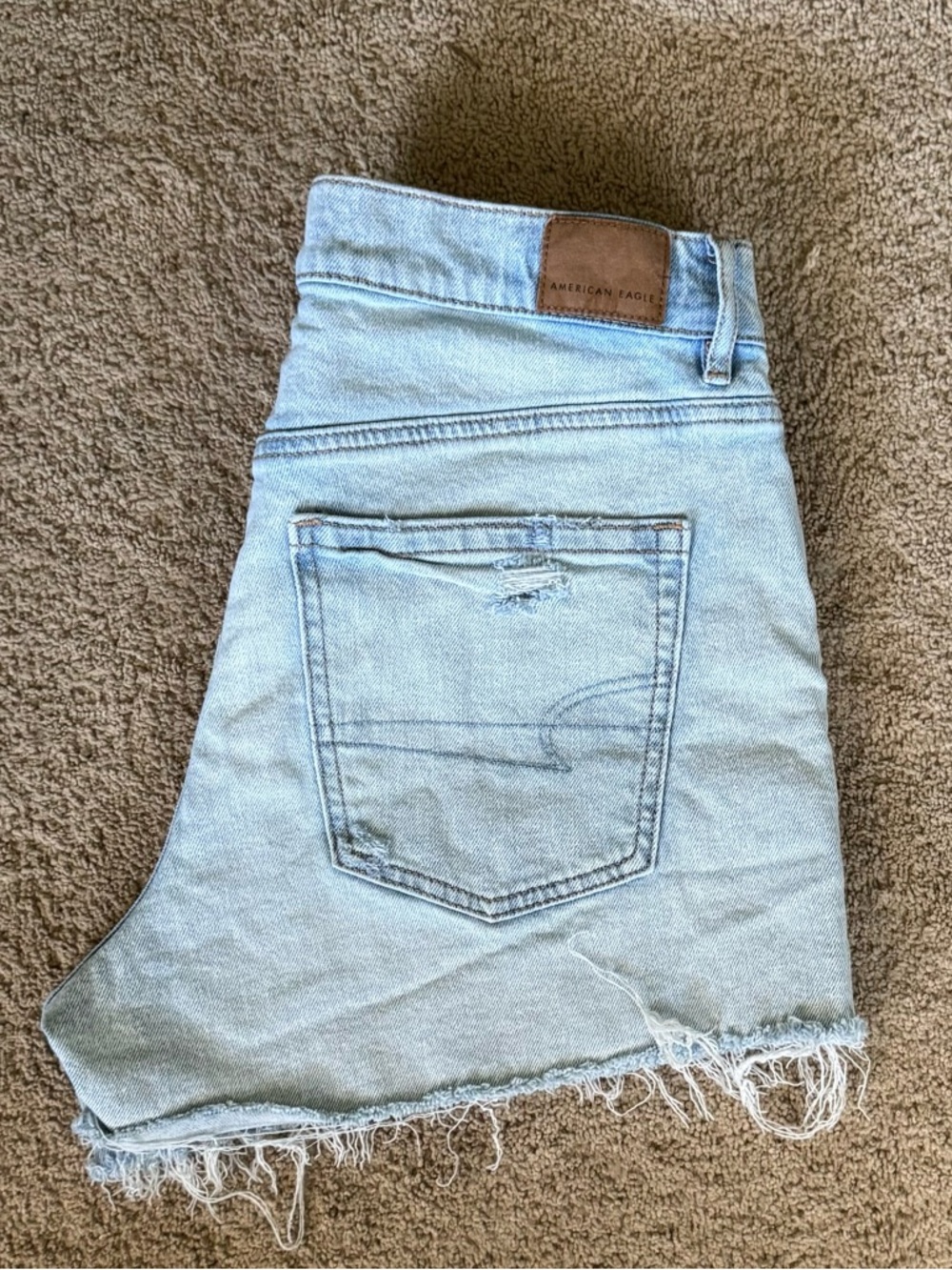 American Eagle Strigid Ripped Super High-Waisted Relaxed Denim Short Size 8